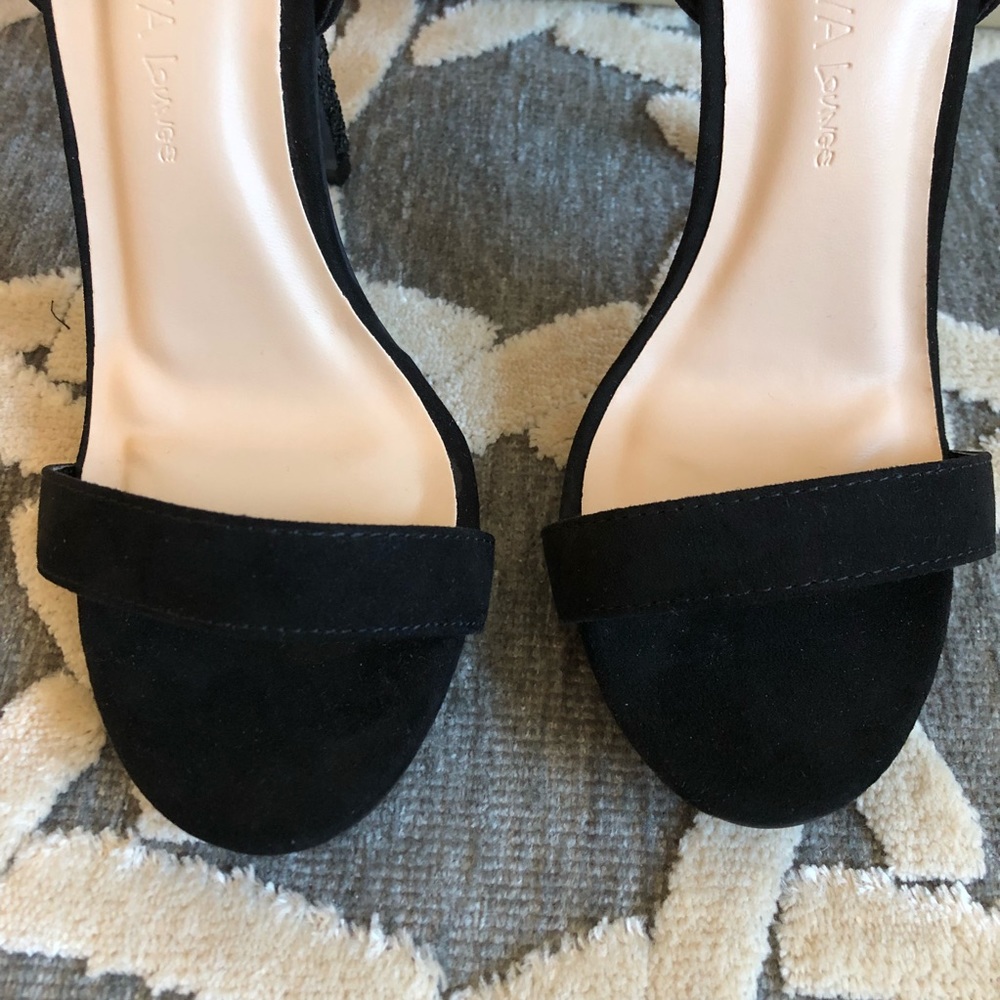 LAST PAIR SIZE: 5.5 RETRO PIN-UP STYLE HEELS - Picture 2 of 7